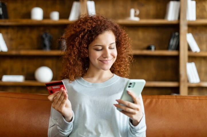 Online topluluk yöneticiliği ile para kazanın