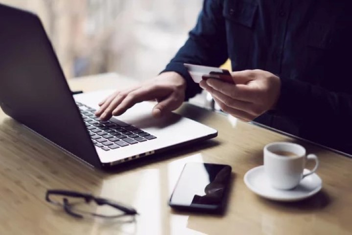 Üniversite öğrencileri için freelance işlerle para kazanma